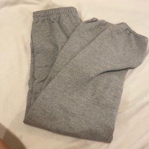 grey sweatpants
